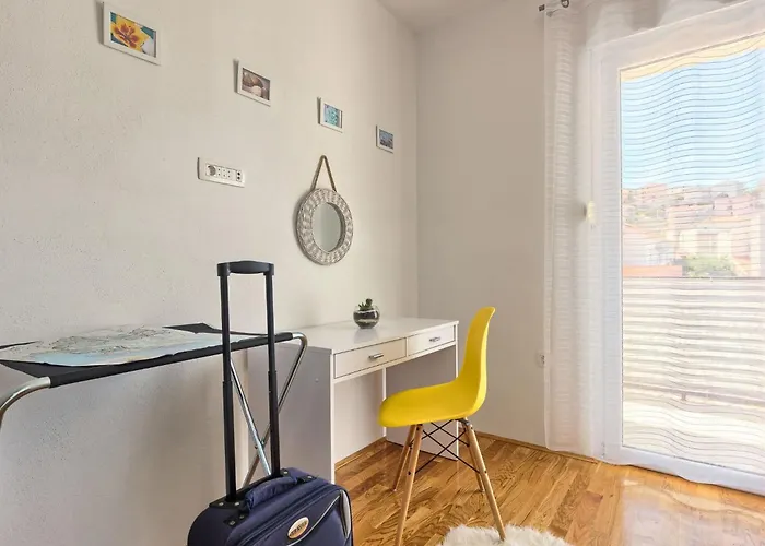 Split Area By Interhome شقة *