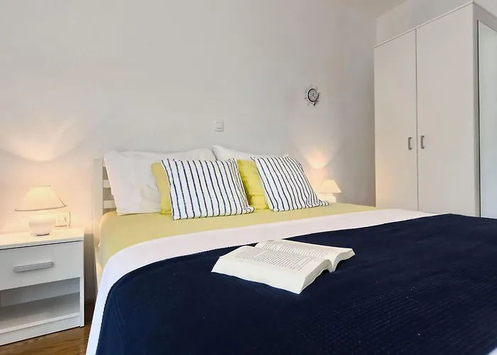 Split Area By Interhome شقة *