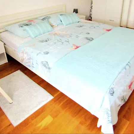 Split Area By Interhome アパート *