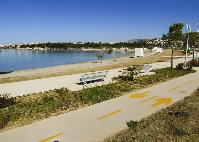 Split Area By Interhome *